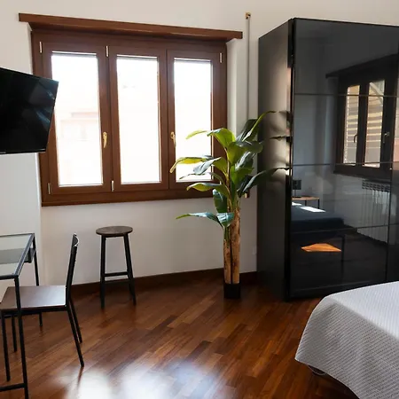 Casa Giulia Monteverde * ローマ